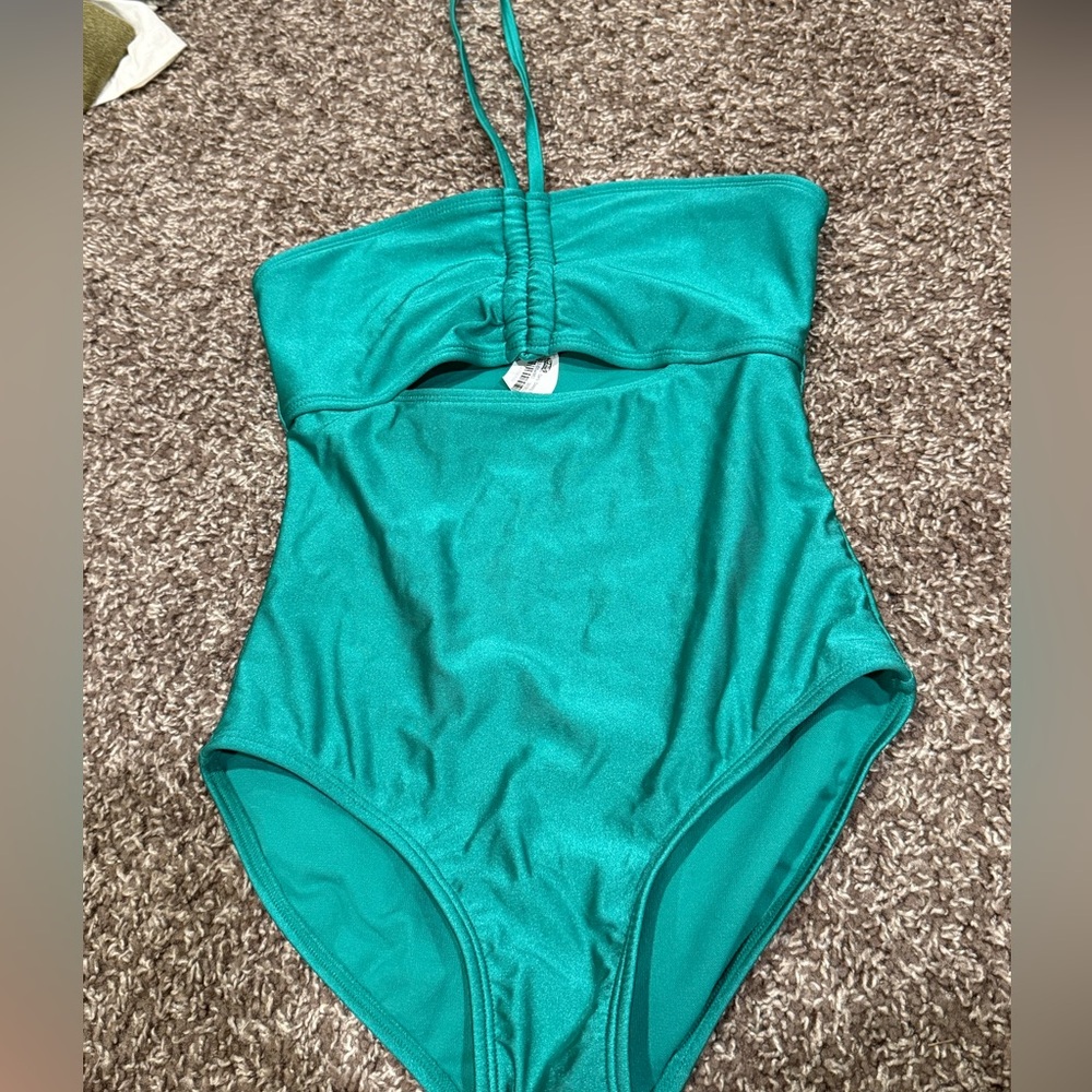 🍇NWOT Green Teal One-Piece Swimsuit